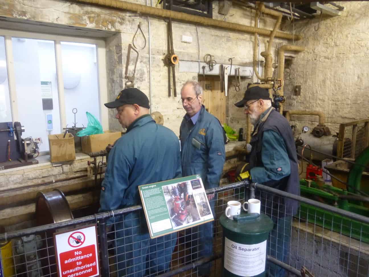 P1030752_resize Alan, Ian and Brian - Small Steam Engines